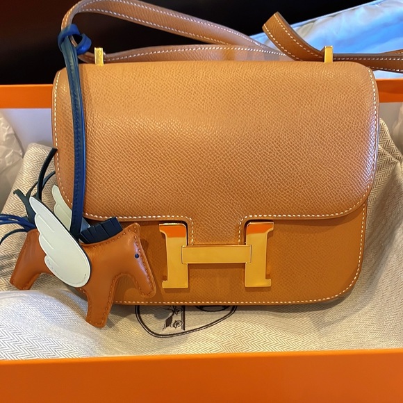 SOLD!HERMES CONSTANCE 18 Mini Bag Gold Courchevel With Gold Hardware! SOLD - Picture 5 of 16